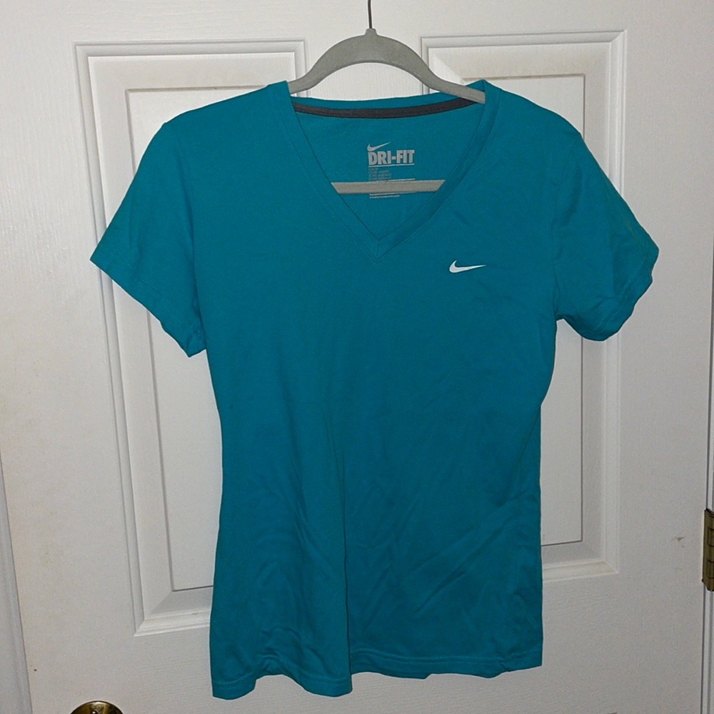 Women’s Nike V Neck T Shirt